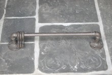 Smeedijzeren wandrek bruin met 3 haken