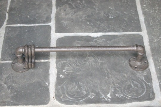 Smeedijzeren wandrek bruin met 3 haken