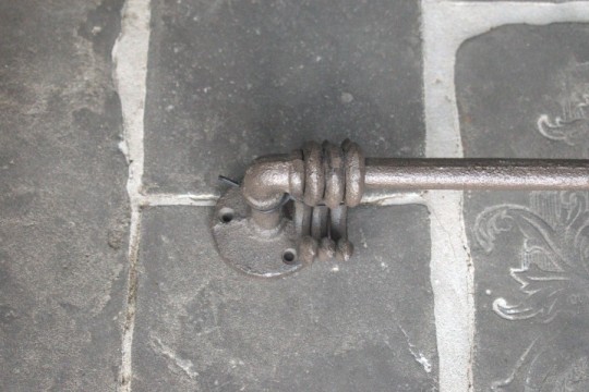 Smeedijzeren wandrek bruin met 3 haken