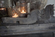 Set vergrijsde houten paardjes 