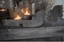 Set vergrijsde houten paardjes 