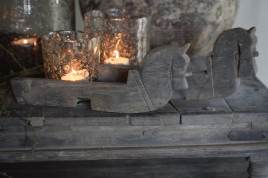 Set vergrijsde houten paardjes 