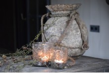 Vergrijsde houten pot 