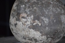 Vergrijsde Nepalese houten pot