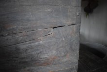 Oude houten bajot tafel