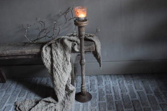 Houten vloerkandelaar Nr 21