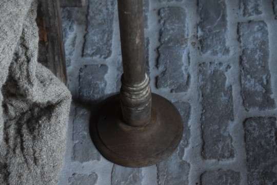 Houten vloerkandelaar Nr 22