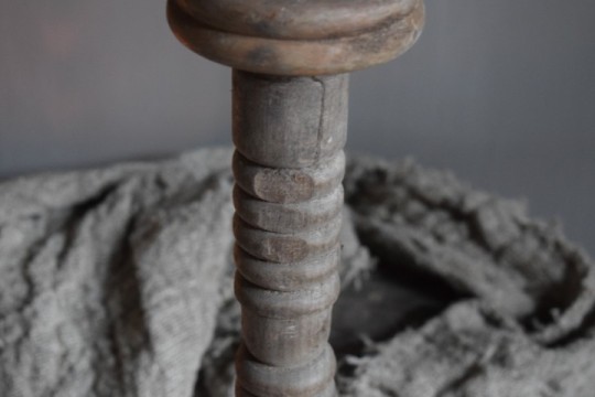 Houten vloerkandelaar Nr 6