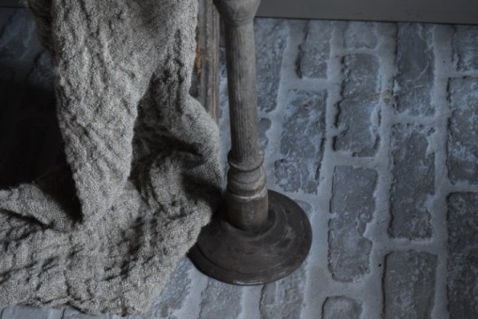 Houten vloerkandelaar Nr 7