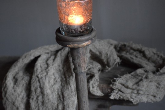 Houten vloerkandelaar Nr 7