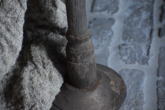 Houten vloerkandelaar Nr 8