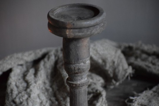 Houten vloerkandelaar Nr 8