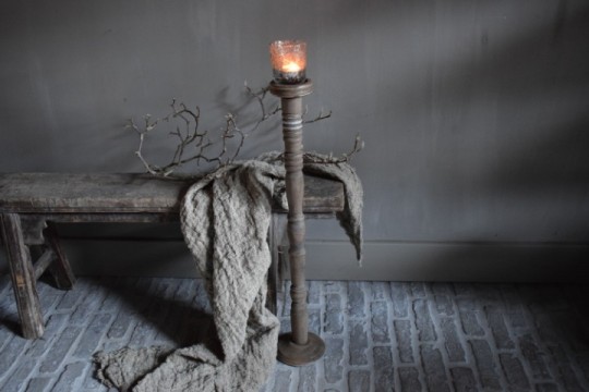 Houten vloerkandelaar Nr 9