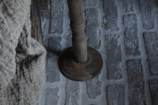 Houten vloerkandelaar Nr 13