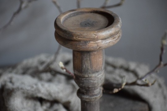 Houten vloerkandelaar Nr 15