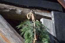 Ceder guirlande 120 cm met roestige bellen XL