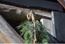 Ceder guirlande 120 cm met roestige bellen XL