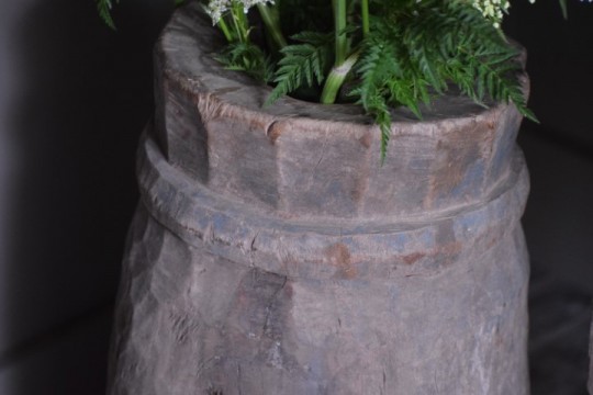 Oude houten Naga pot XL