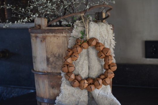 Roestige belletjes krans