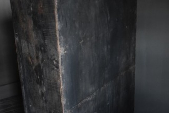 Uniek houten kastje India.