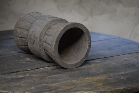 Houten vijzel vergrijsd