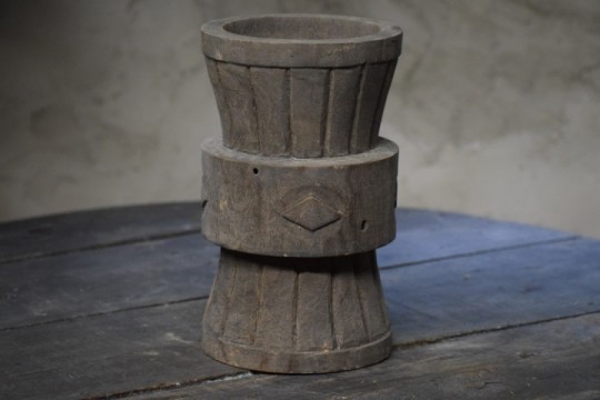 Houten vijzel vergrijsd