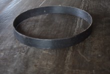 Authentieke grijze tuimelkruik