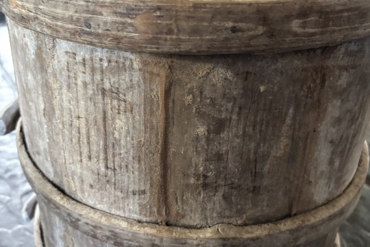 Oude houten ton met deksel Nr 2
