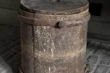 Oude houten ton met deksel Nr 4