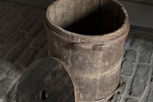 Oude houten ton met deksel Nr 4