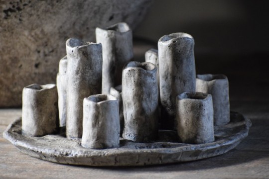 Betonnen schaal kandelaar PMR