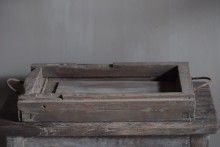 Oud vergrijsd dienblad