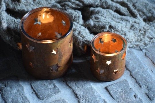 Set van 2 Roestkleurige Windlichten met sterren