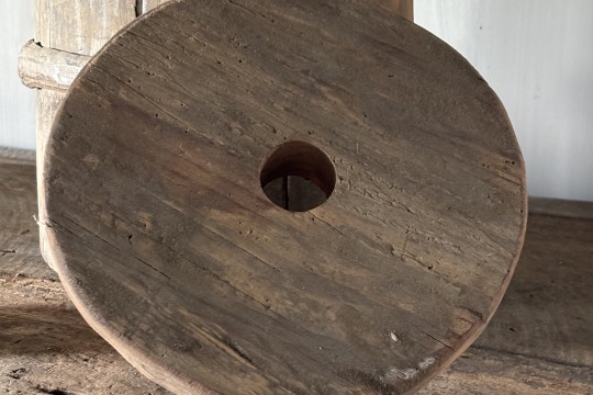 Oude houten ton met deksel Nr 5