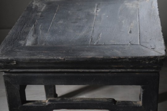 Antieke Chinese bijzettafel Luksa