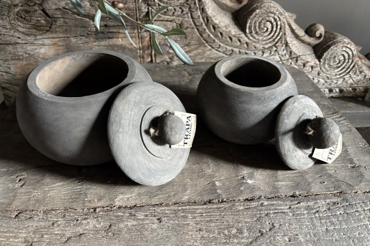 Set van 2 houten potjes
